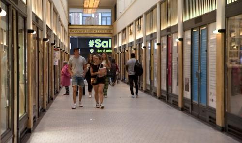  Plusieurs cellules vides dans le Passage Lemonnier