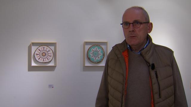 Alain Bronckart, l'artiste aux petits points, expose enfin à la galerie d'art du Château Mottin
