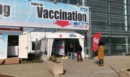 Bierset : le centre de vaccination et de testing endommagé par le vent
