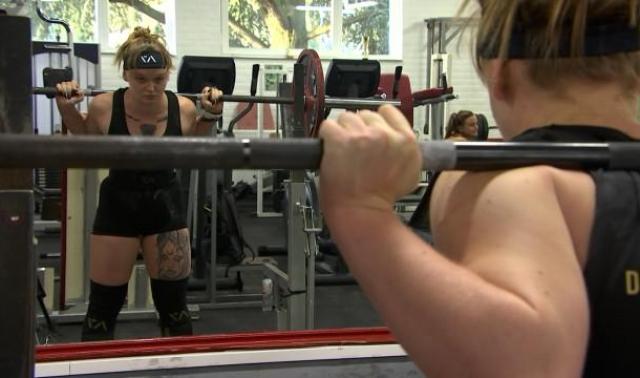L'évolution folle de la Hutoise Laura Delava, championne belge de powerlifting