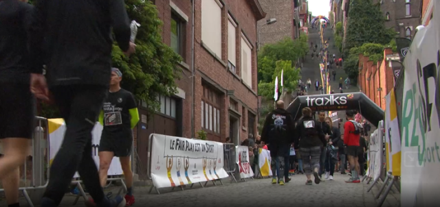 BueRun : 750 guerriers ont monté trois fois les 374 marches de Bueren