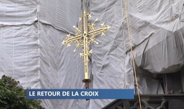 Cathédrale : le retour de la croix