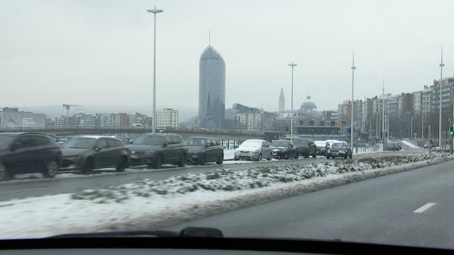 Chutes importantes de neige: le point sur la situation