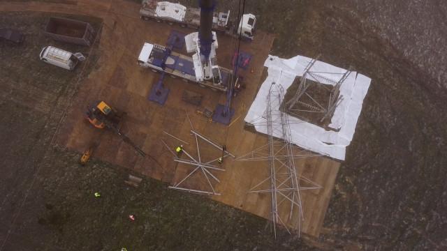 Démontage d'un pylône délicat à Neupré