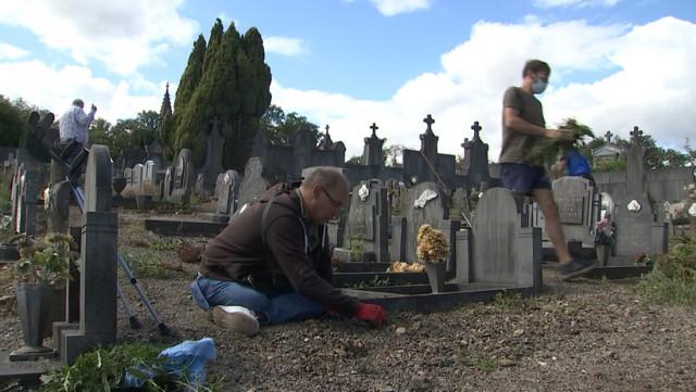 Des bénévoles pour nettoyer le cimetière de la Buissière