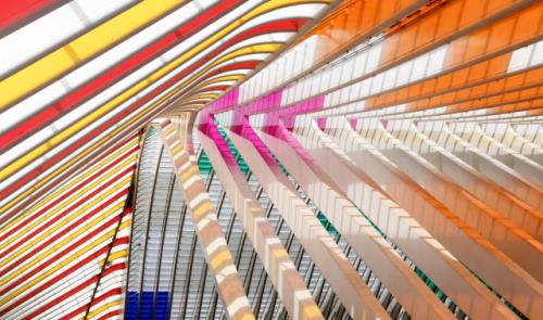 Deux prix Caïus du mécénat pour la gare habillée par Daniel Buren