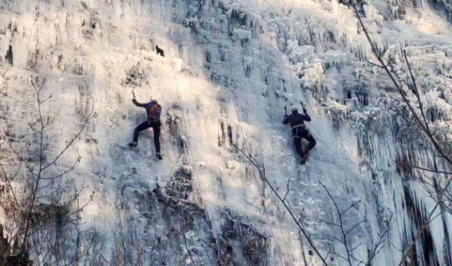 Escalade glaciaire à Chanxhe: les grimpeurs en ont profité 
