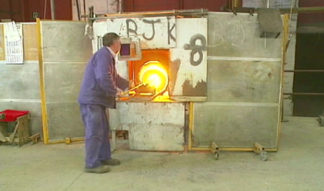 George Arthur Forrest prend les commandes à 75% de la cristallerie du Val Saint-Lambert
