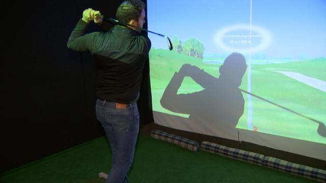 Golf indoor sur simulateur.
