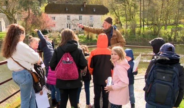 Hamoir: les élèves de Saint-Joseph à la découverte de leur village avec les aînés