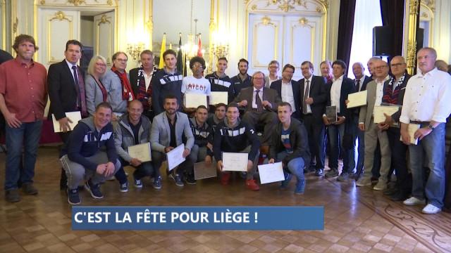 Hommage au RFC Liège pour sa montée en D1 amateur