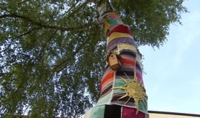 Yarn bombing