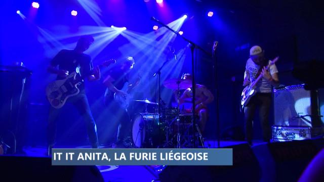 It It Anita livre son énergie brute à domicile