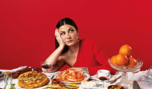 La chanteuse liégeoise Nena présente son premier album "La raiz" qui raconte ses racines espagnoles