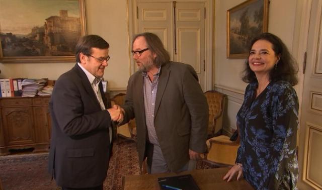 Le pacte PS-MR est signé à Liège, le PS seul à Seraing