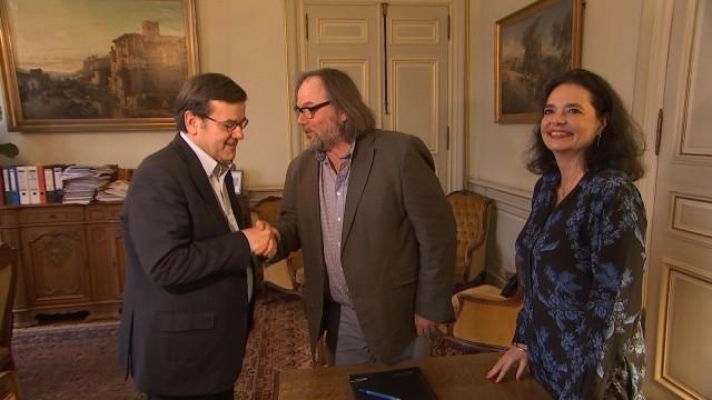 Le pacte PS-MR est signé à Liège, le PS seul à Seraing