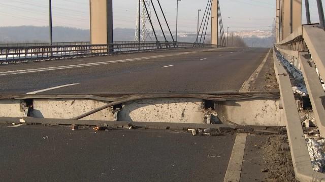 Le pont de Lixhe s'est soulevé suite à la rupture d'une pièce