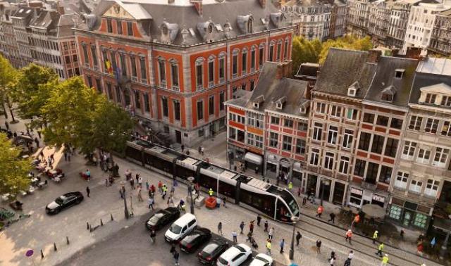 Le tram traverse désormais le centre de Liège