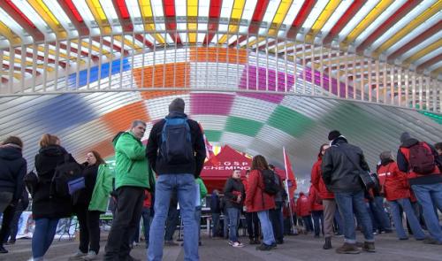 Les cheminots manifestent aux Guillemins 