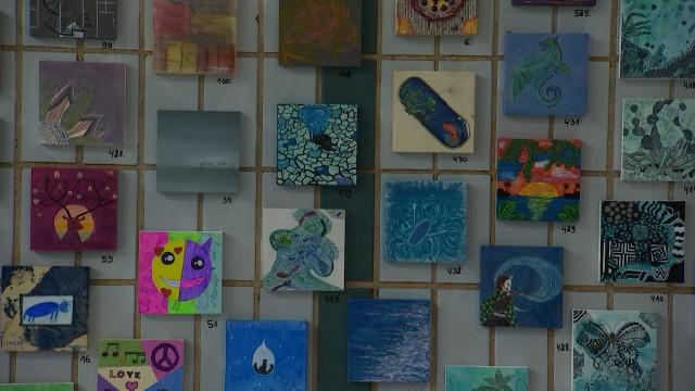 Hannut: Les Petits Carrés s'exposent à la Piscine