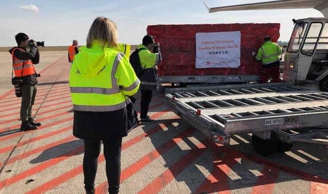 Les premiers masques pour la Belgique sont arrivés à Liège Airport