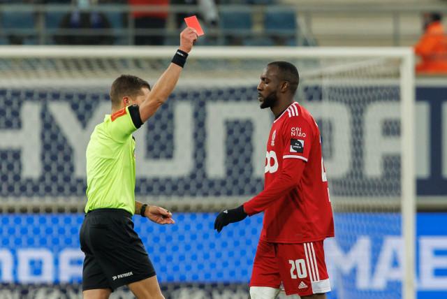 Merveille Bokadi (Standard) suspendu un match