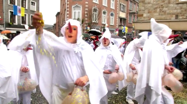 Rat des Villes, rat des champs : Les carnavals de la province