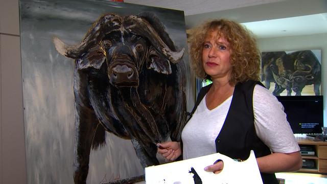 Retour aux sources africaines avec la peintre animalière Sonia Sibiet, une expo à la galerie Lierhmann
