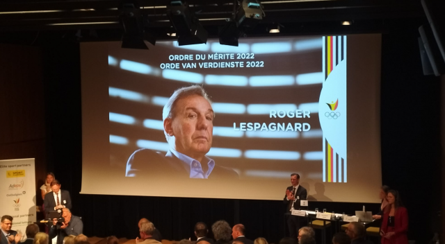 Roger Lespagnard reçoit l'Ordre du Mérite du COIB