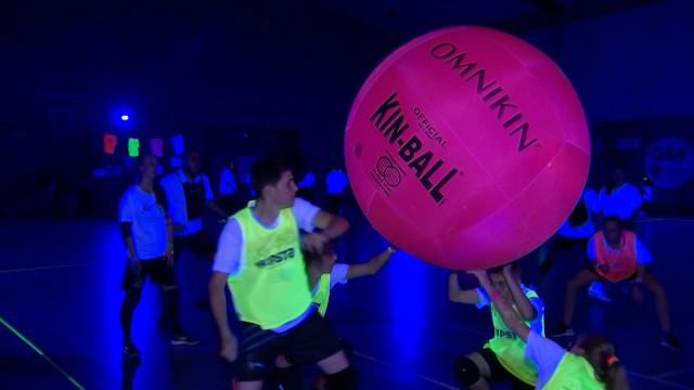 Saive : un tournoi de Kin-Ball sous UV ! 