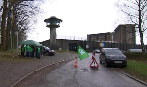 Surpopulation carcérale : les délégués syndicaux bloquent l'entrée de la prison de Lantin