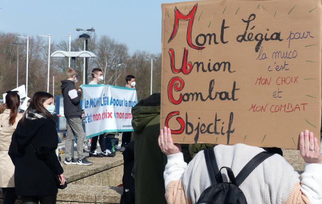 Suspension de la décision de concentrer l'ensemble de l'activité "muco" sur le site du CHR