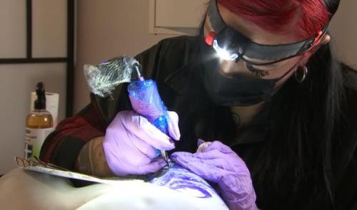 Tatoueurs: des normes de sécurité qui font la différence !