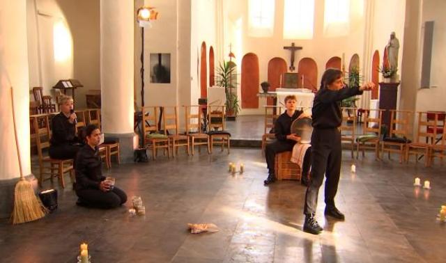 Toussaint dans l'Eglise d'Ocquier : hommage aux macrales brulées