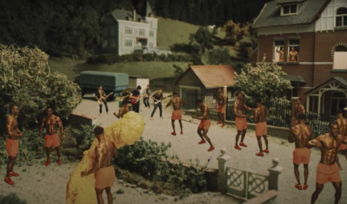 Un clip surréaliste pour le groupe de rock alternatif Sonic Tides