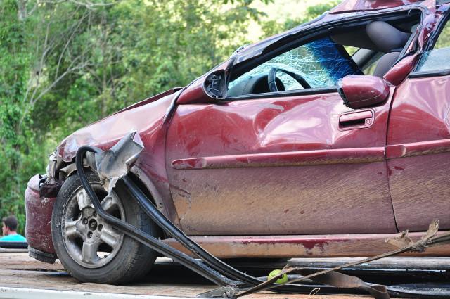 Un homme tente d'écraser son voisin avant de faire un accident avec la police à Soumagne