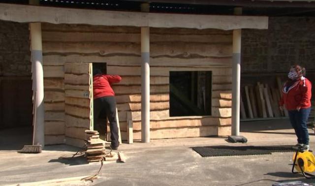 Une cabane en bois pour les Faucons rouges de Wanze