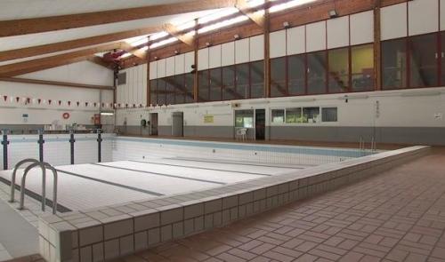 Wanze : Un espace de travail à la piscine pour les étudiants 