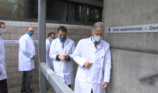 Visite du roi Philippe aux laboratoires covid-19 de l'ULiège.